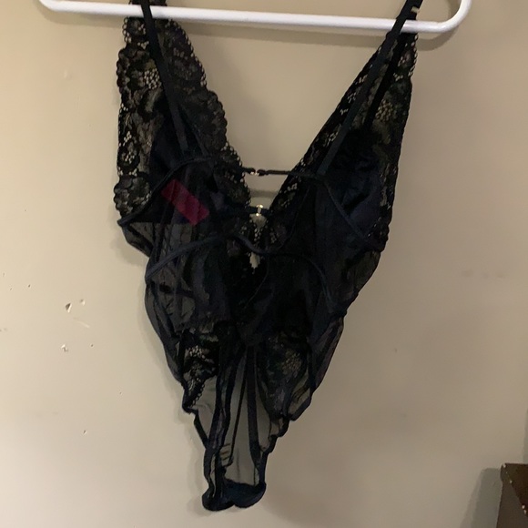 La senza lace and mesh bodysuit - Picture 6 of 9